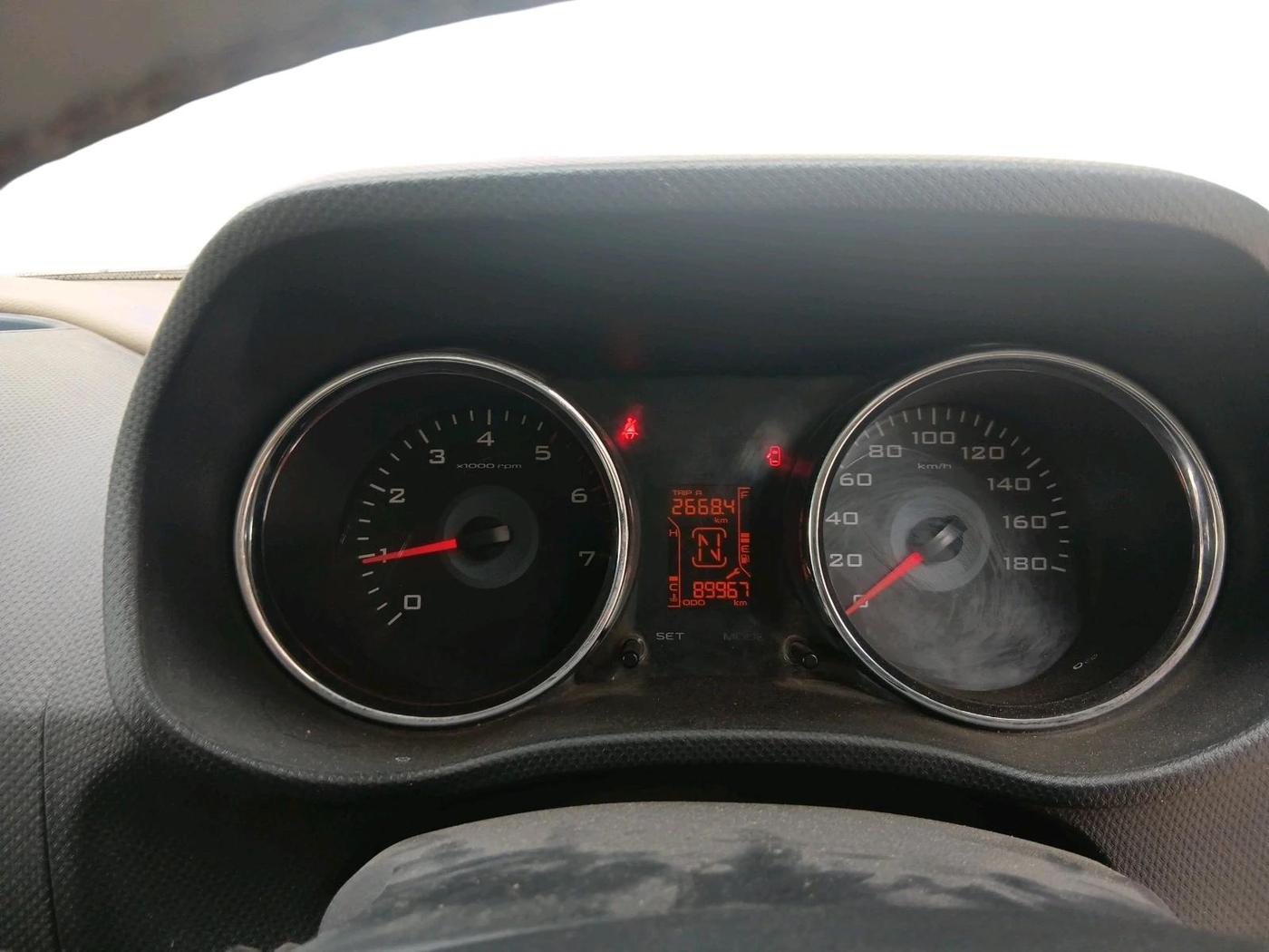 2017 Mahindra TUV300 T10, Diesel, Manual, 89,967 km, interior