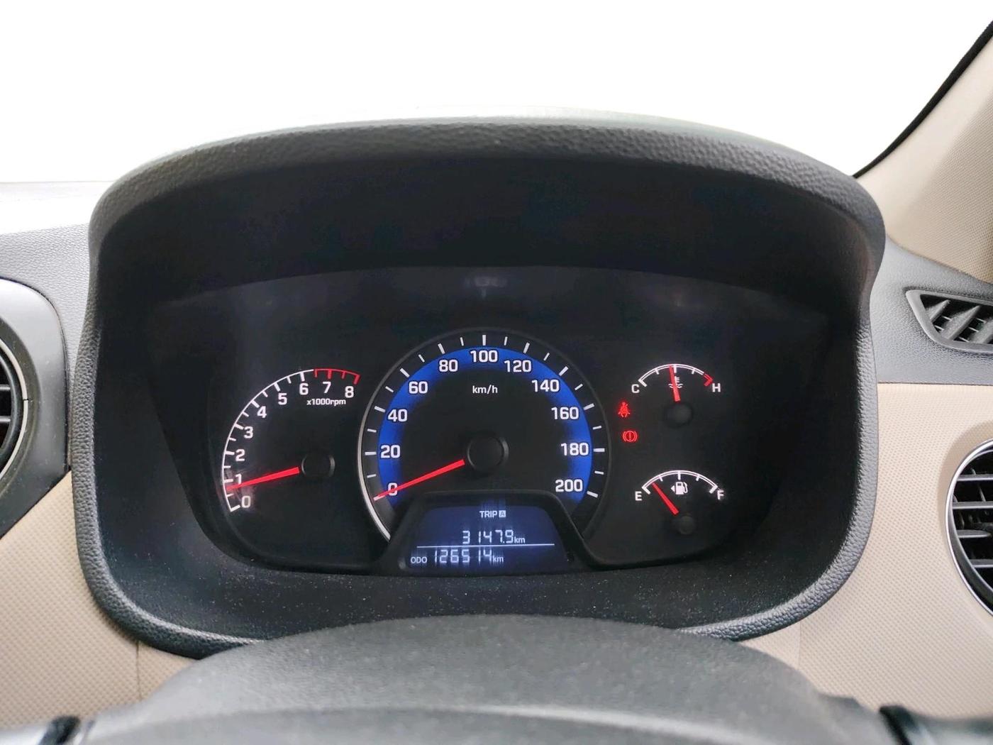 2018 Hyundai Xcent SX 1.2, CNG, Manual, 1,26,514 km, interior