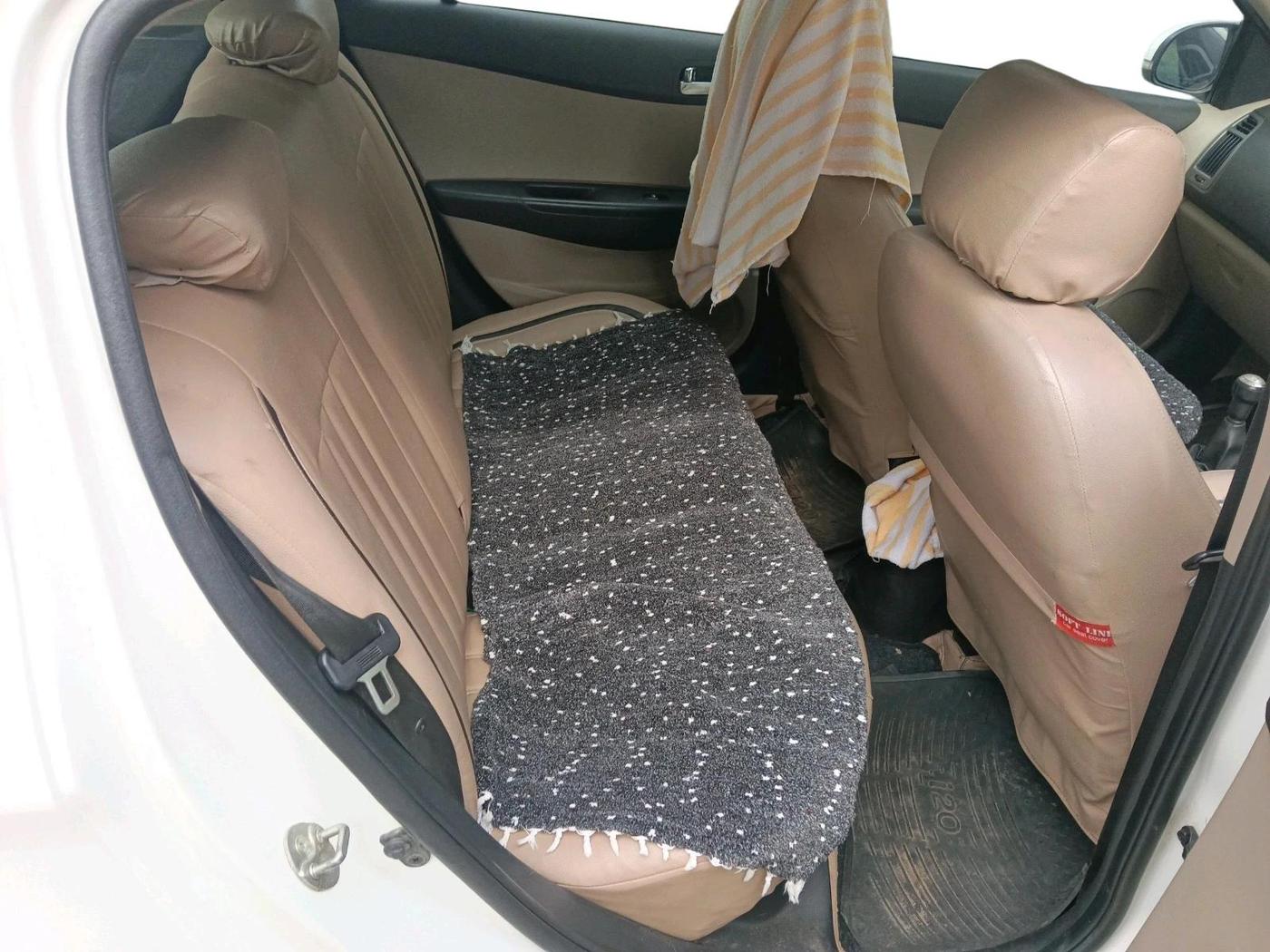 2014 Hyundai i20 SPORTZ 1.2, Petrol, Manual, 74,731 km, interior