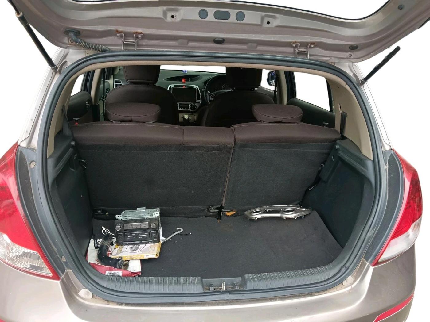 2012 Hyundai i20 SPORTZ 1.4 AT, Petrol, Automatic, 53,251 km, exterior