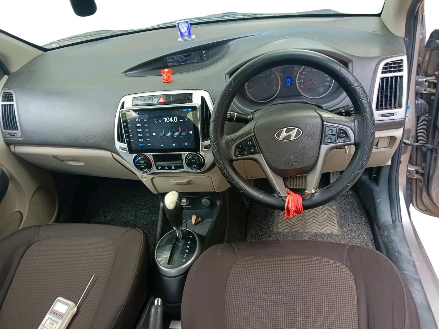 2012 Hyundai i20 SPORTZ 1.4 AT, Petrol, Automatic, 53,251 km, interior
