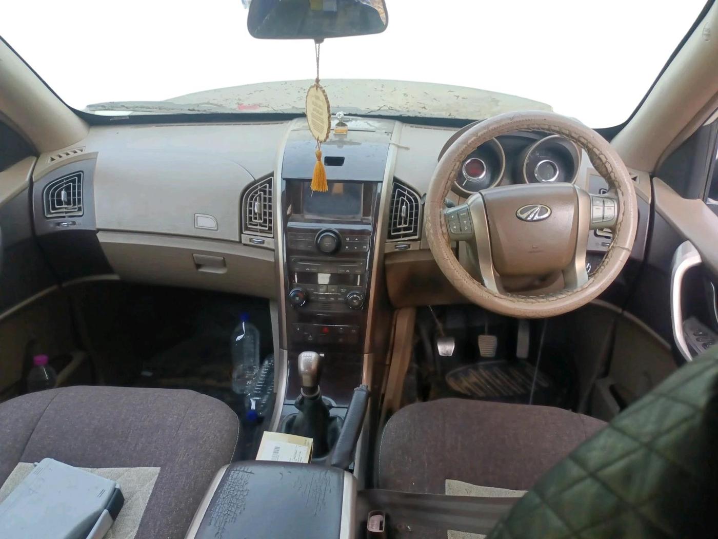 2012 Mahindra XUV500 W8, Diesel, Manual, 1,20,700 km, interior