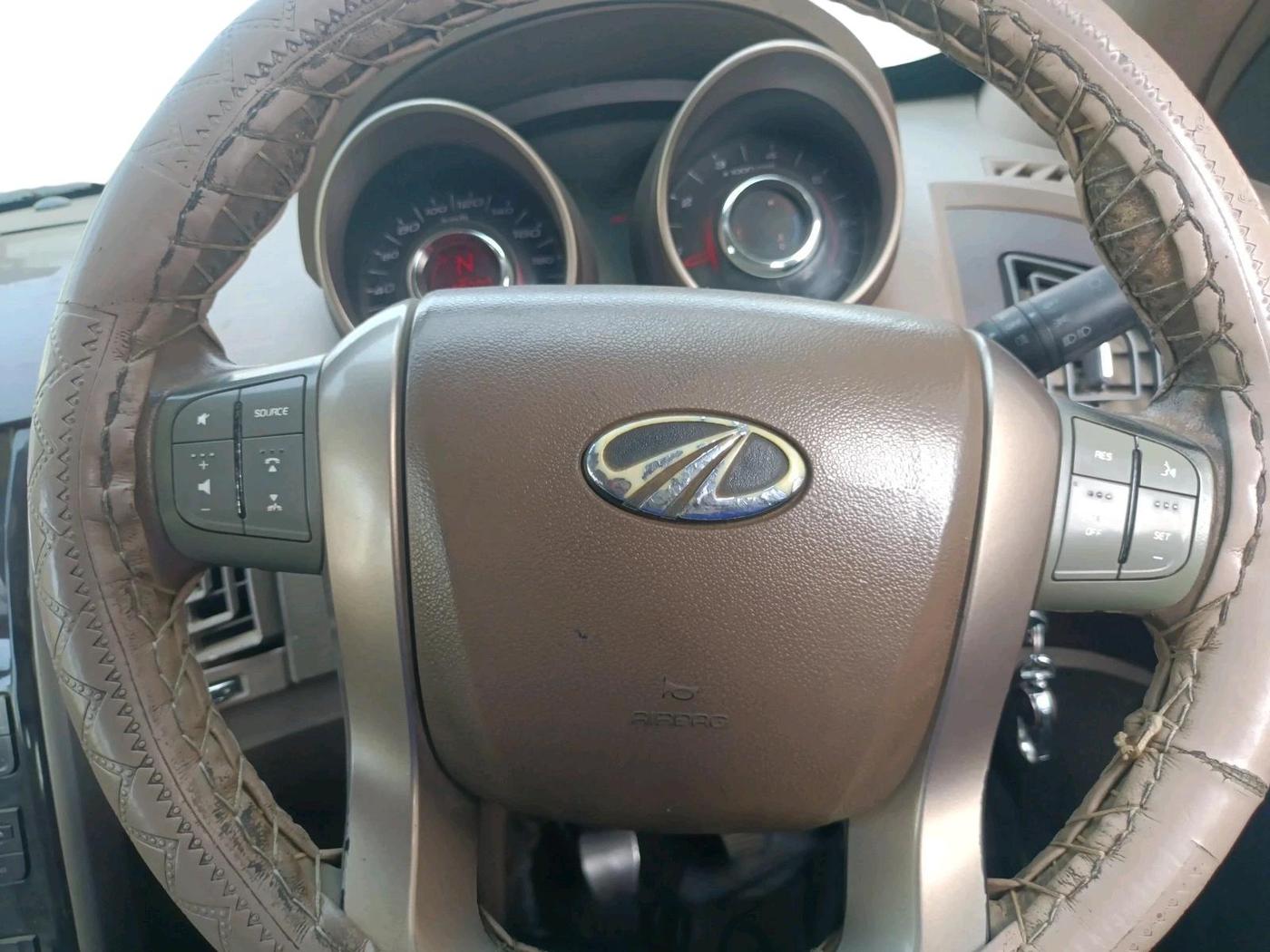 2012 Mahindra XUV500 W8, Diesel, Manual, 1,20,700 km, interior