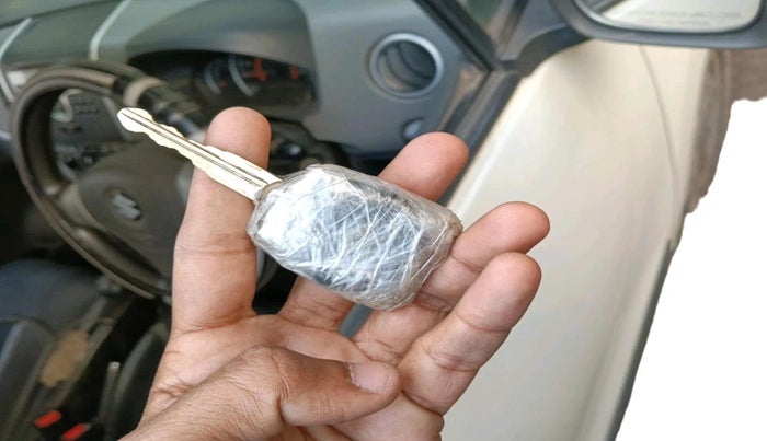 2011 Maruti Wagon R 1.0 VXI  ABS-AIRBAG, Petrol, Manual, 76,862 km, interior