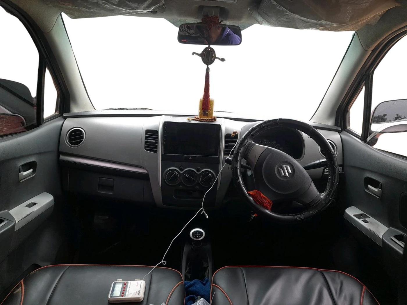 2012 Maruti Wagon R 1.0 LXI, CNG, Manual, 1,32,526 km, interior