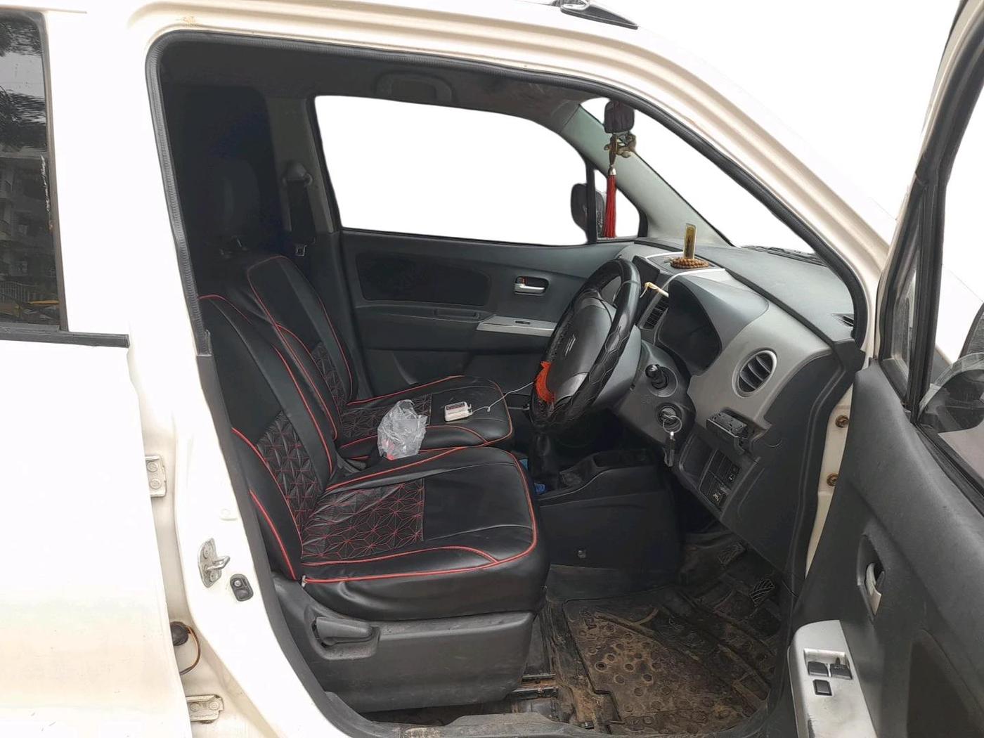 2012 Maruti Wagon R 1.0 LXI, CNG, Manual, 1,32,526 km, interior