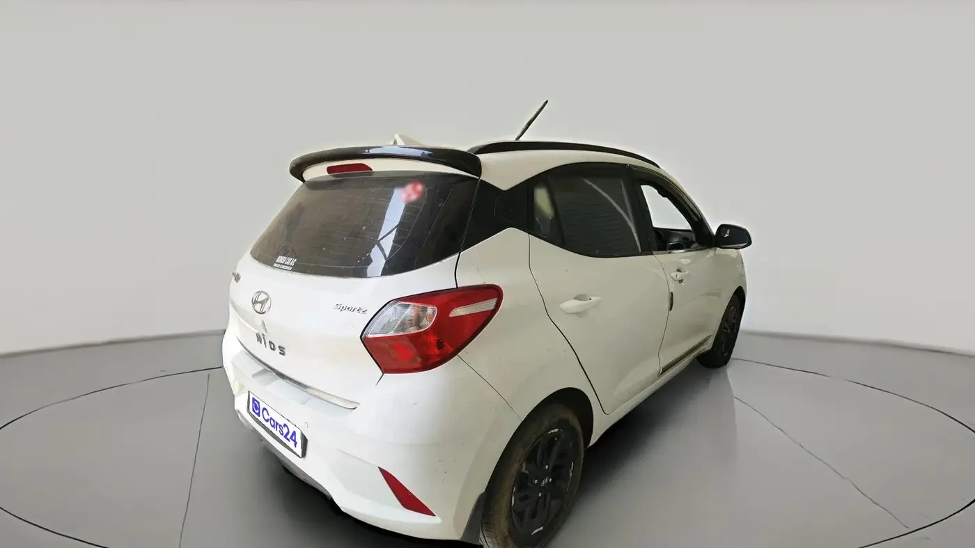 2021 Hyundai GRAND I10 NIOS SPORTZ 1.2 KAPPA VTVT CNG, CNG, Manual, 1,03,510 km, exterior