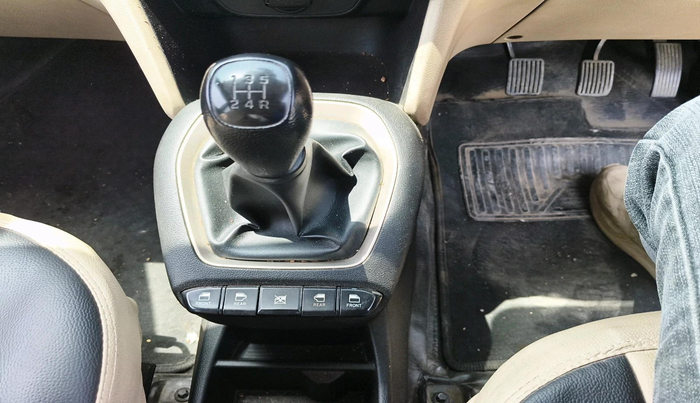 2019 Hyundai NEW SANTRO MAGNA, Petrol, Manual, 96,981 km, interior