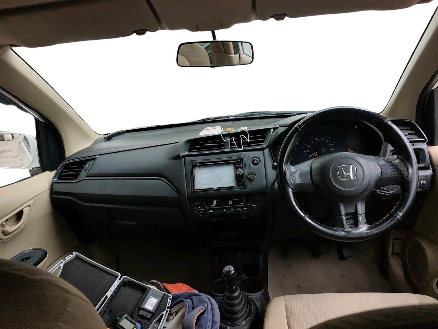 2016 Honda Brio E MT, CNG, Manual, 82,583 km, interior