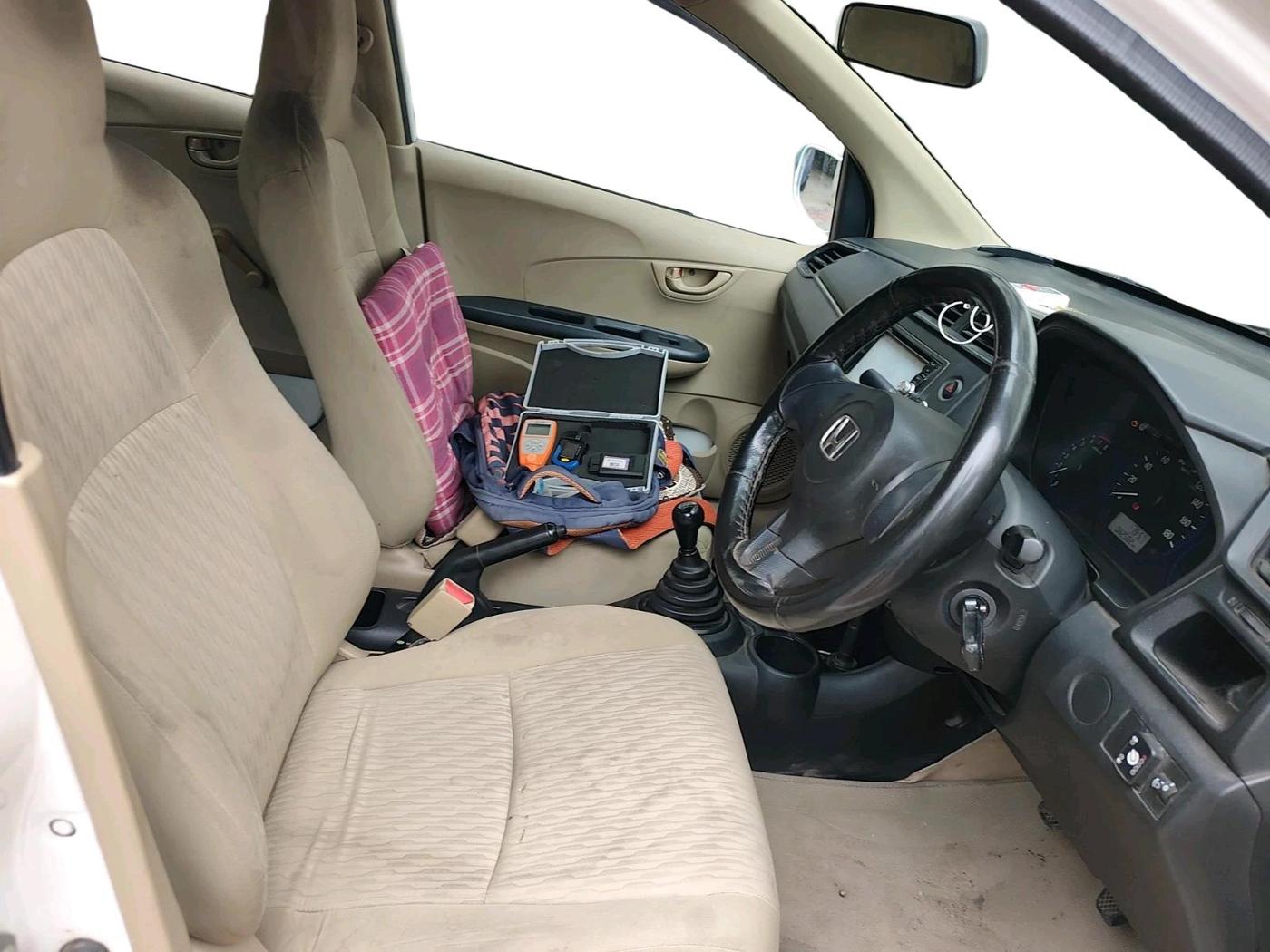 2016 Honda Brio E MT, CNG, Manual, 82,583 km, interior