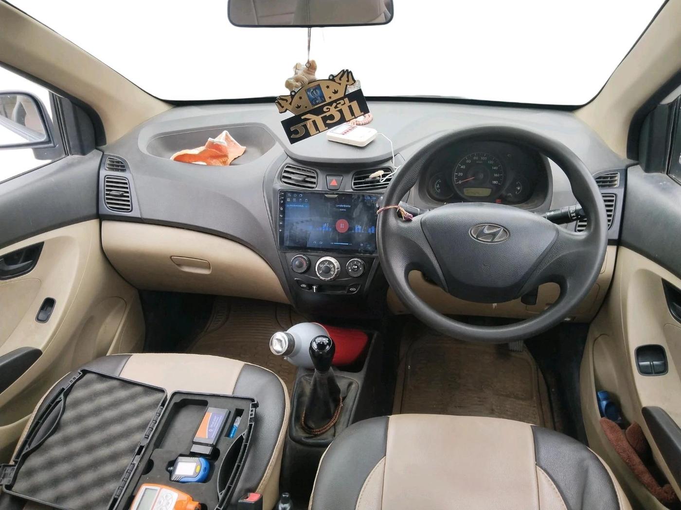 2014 Hyundai Eon ERA +, CNG, Manual, 1,47,424 km, interior