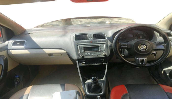 2013 Volkswagen Polo HIGHLINE DIESEL, Diesel, Manual, 1,40,424 km, interior