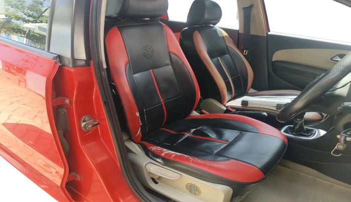 2013 Volkswagen Polo HIGHLINE DIESEL, Diesel, Manual, 1,40,424 km, interior