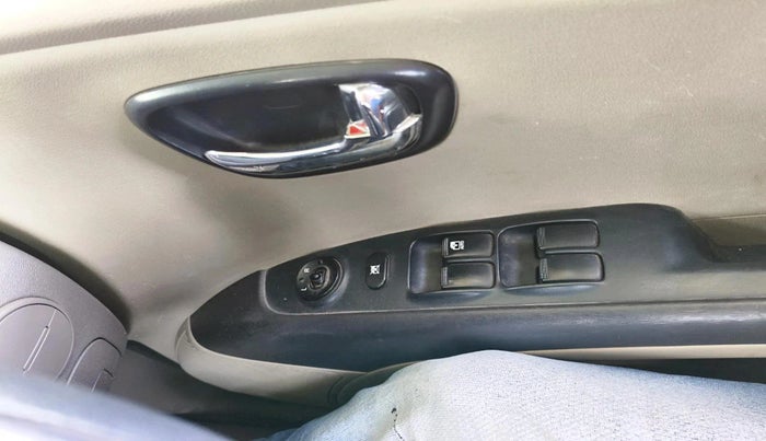 2010 Hyundai i10 SPORTZ 1.2, CNG, Manual, 1,18,000 km, interior