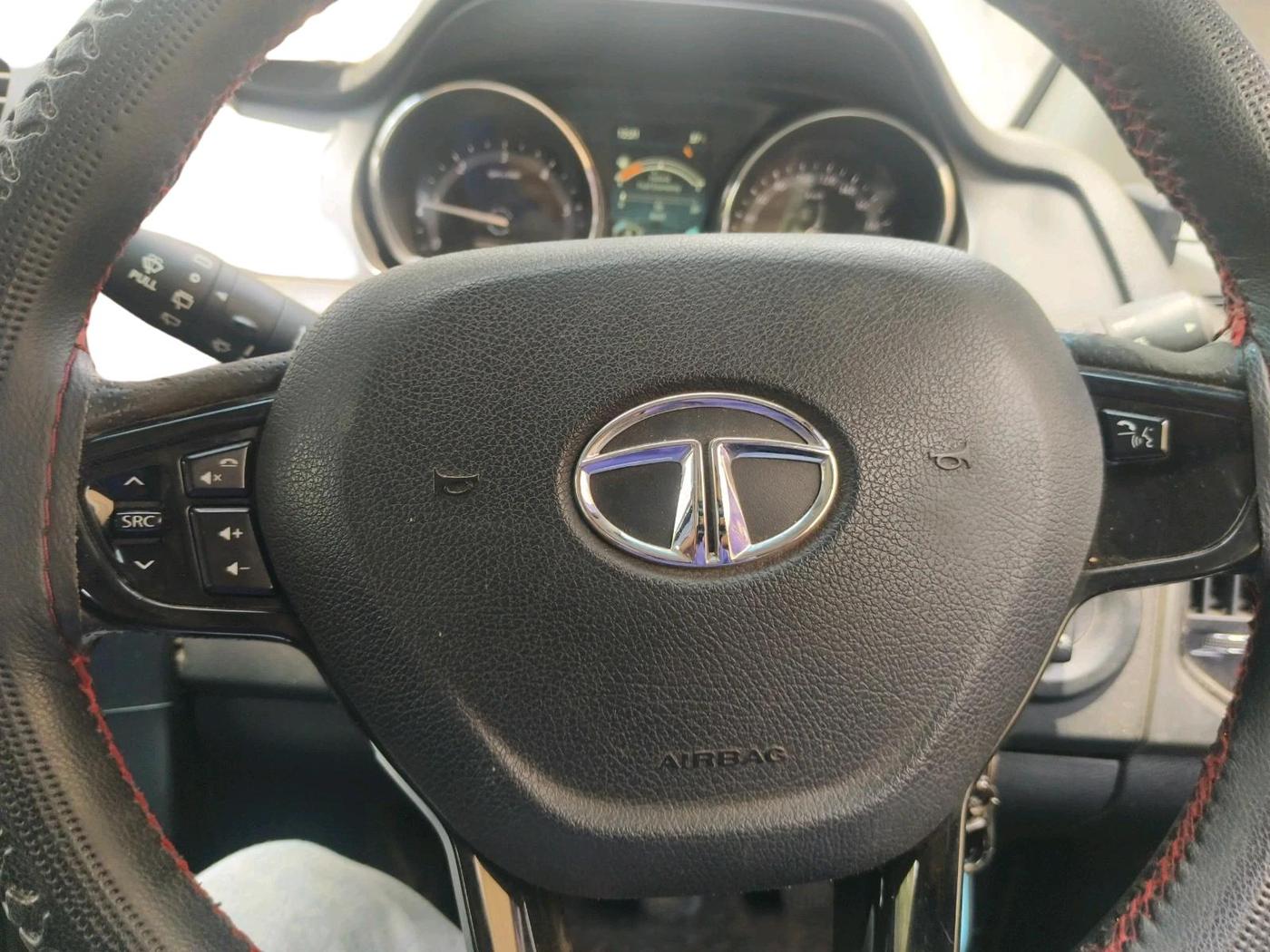 2018 Tata Hexa XM 4X2 7 STR, Diesel, Manual, 84,897 km, interior