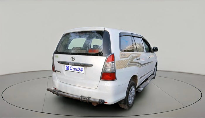 2013 Toyota Innova 2.5 G 8 STR, Diesel, Manual, 1,70,927 km, exterior