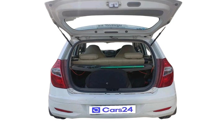 2012 Hyundai i10 SPORTZ 1.2 AT, CNG, Automatic, 84,332 km, exterior