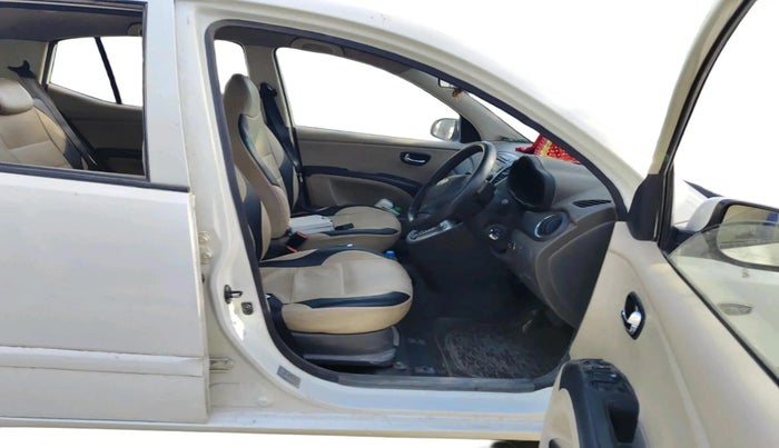 2012 Hyundai i10 SPORTZ 1.2 AT, CNG, Automatic, 84,332 km, interior