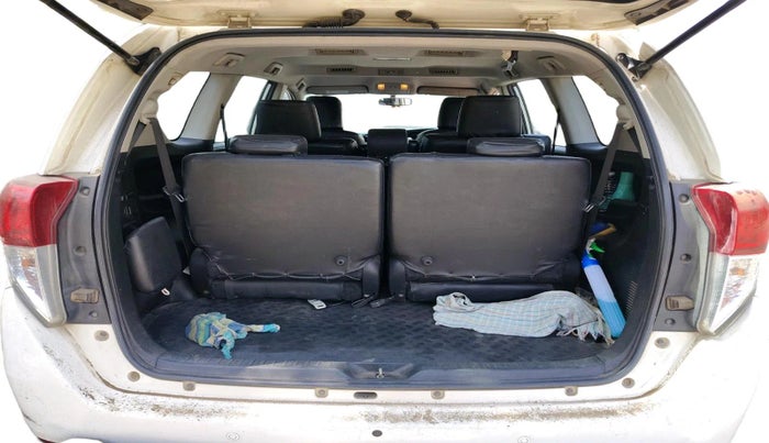 2016 Toyota Innova Crysta 2.4 G 7 STR, Diesel, Manual, 1,97,052 km, exterior