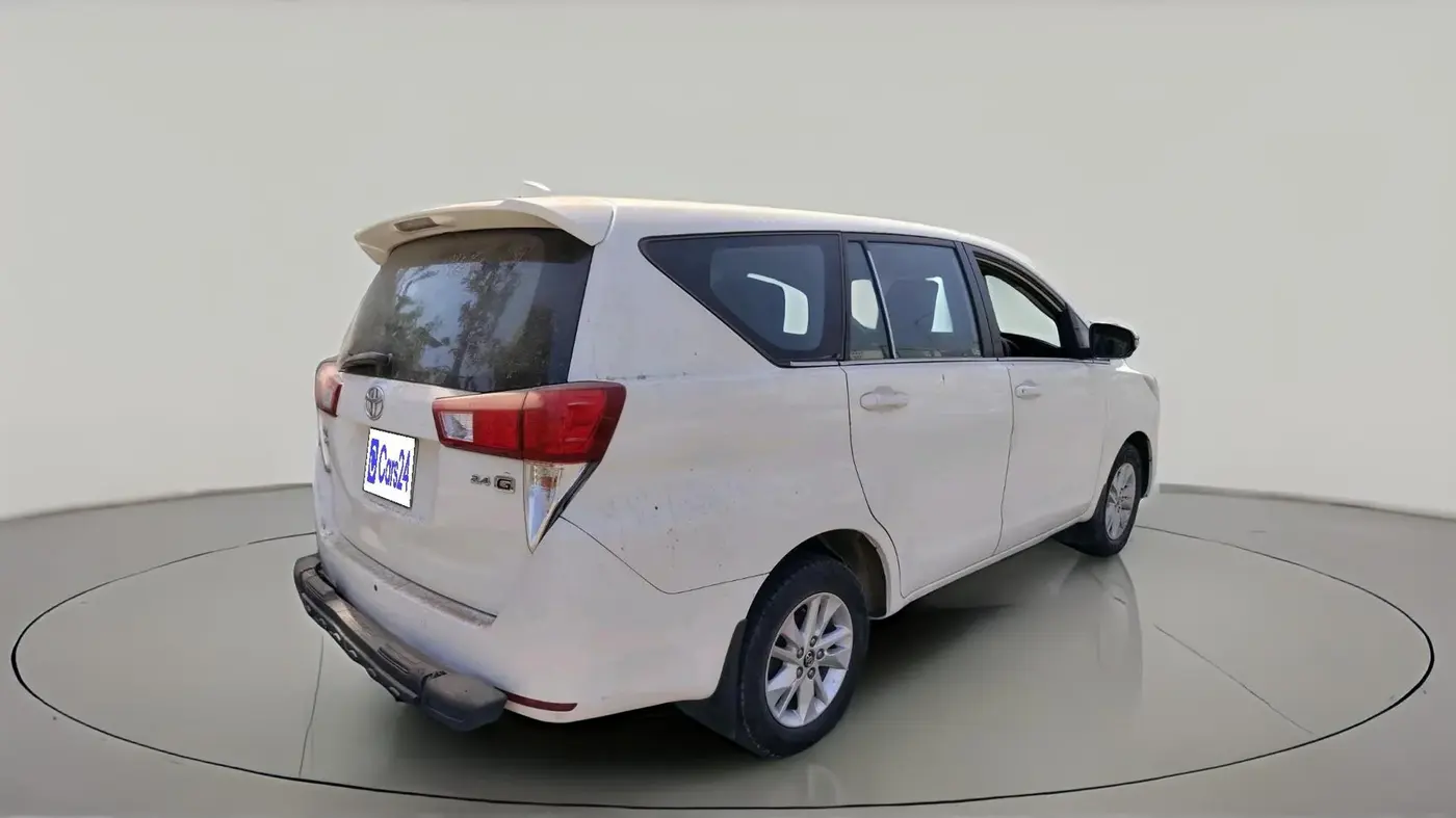 2016 Toyota Innova Crysta 2.4 G 7 STR, Diesel, Manual, 1,97,052 km, exterior