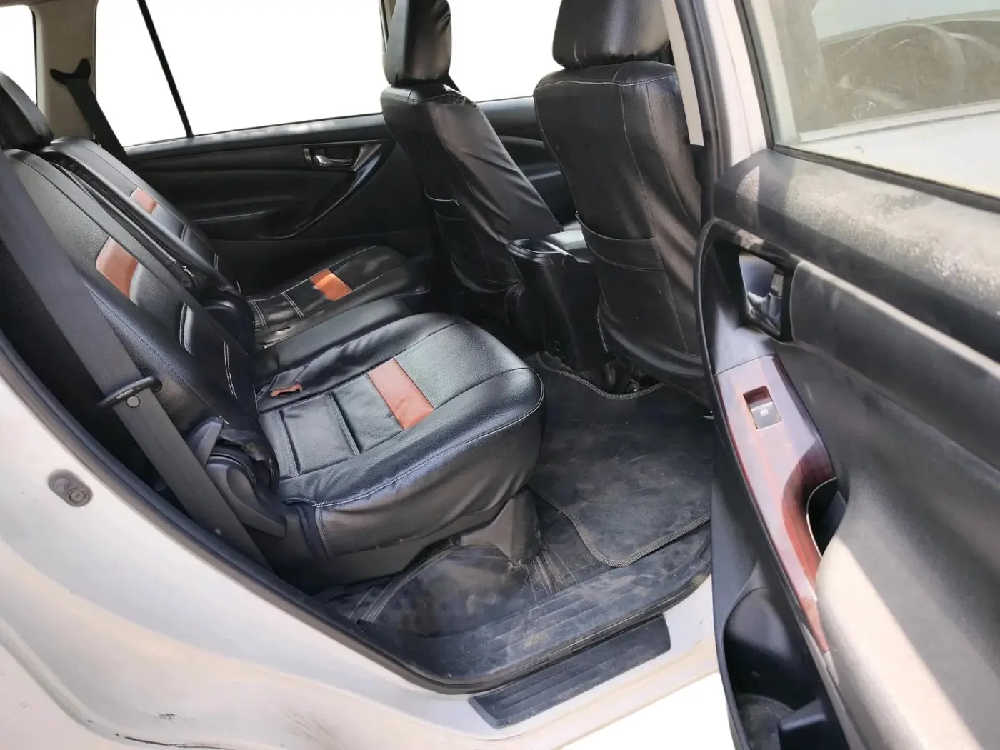 2016 Toyota Innova Crysta 2.4 G 7 STR, Diesel, Manual, 1,97,052 km, interior