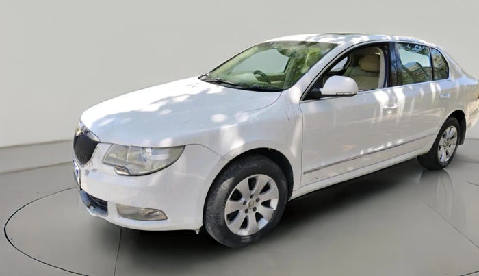 2013 Skoda Superb ELEGANCE 2.0 TDI CR AT, Diesel, Automatic, 1,07,925 km, exterior