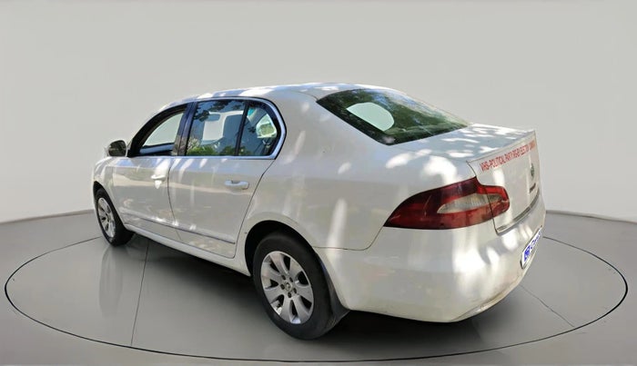 2013 Skoda Superb ELEGANCE 2.0 TDI CR AT, Diesel, Automatic, 1,07,925 km, exterior