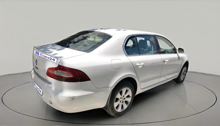 2013 Skoda Superb ELEGANCE 2.0 TDI CR AT, Diesel, Automatic, 1,07,925 km, exterior