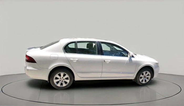 2013 Skoda Superb ELEGANCE 2.0 TDI CR AT, Diesel, Automatic, 1,07,925 km, exterior