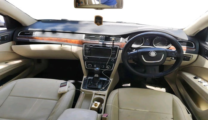 2013 Skoda Superb ELEGANCE 2.0 TDI CR AT, Diesel, Automatic, 1,07,925 km, interior