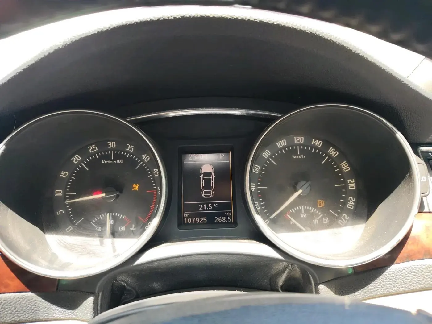 2013 Skoda Superb ELEGANCE 2.0 TDI CR AT, Diesel, Automatic, 1,07,925 km, interior