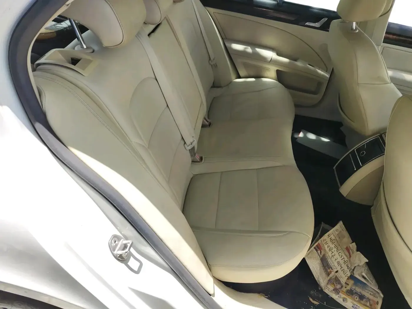 2013 Skoda Superb ELEGANCE 2.0 TDI CR AT, Diesel, Automatic, 1,07,925 km, interior