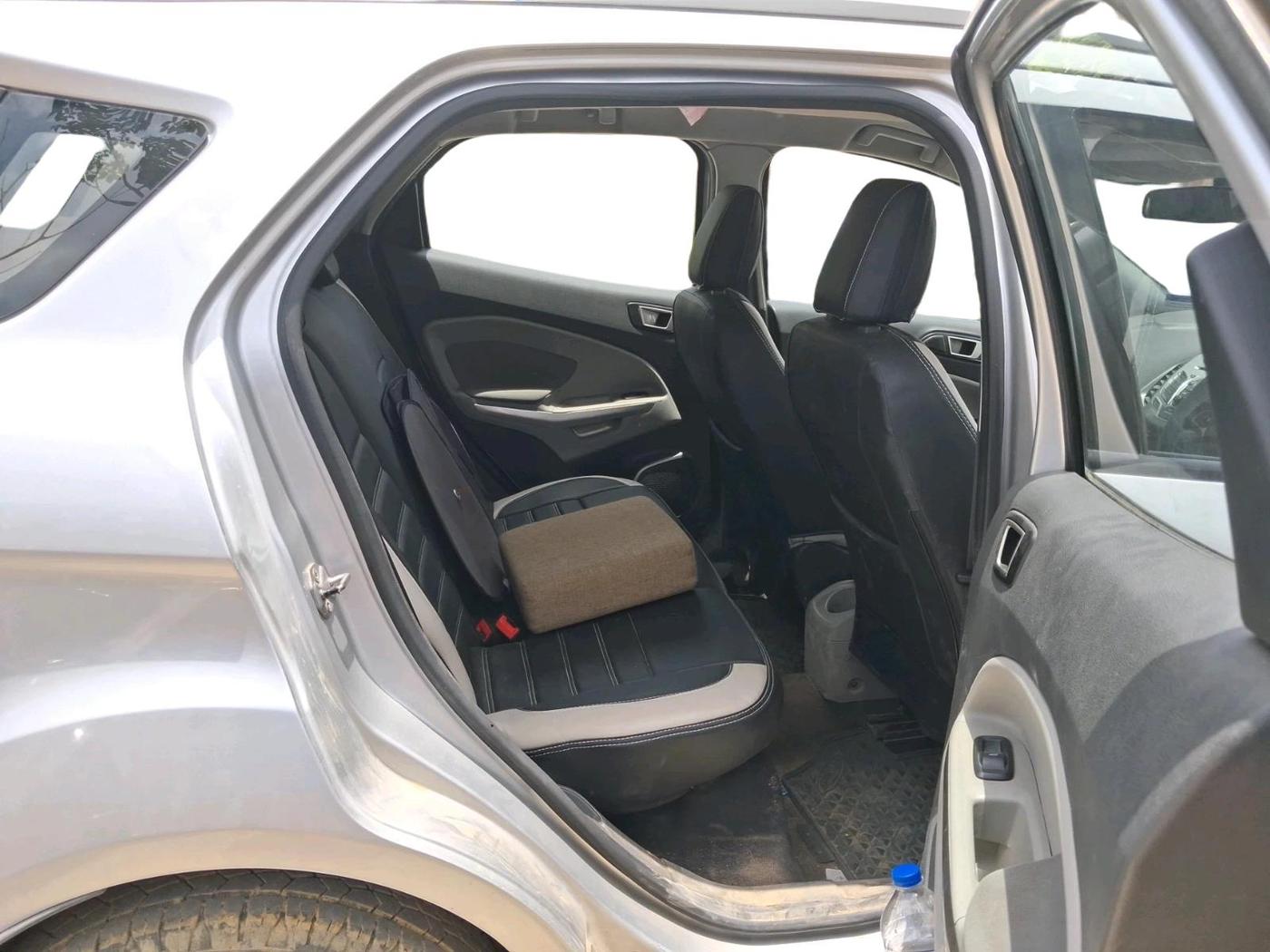 2017 Ford Ecosport TITANIUM 1.5L DIESEL, Diesel, Manual, 1,65,001 km, interior