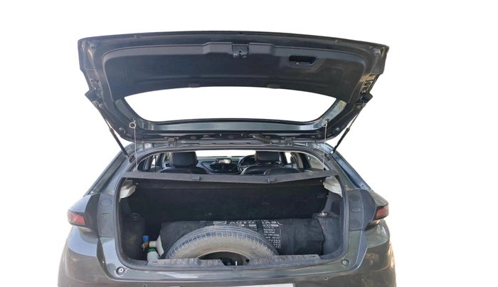 2020 Tata ALTROZ XM PETROL, CNG, Manual, 1,01,480 km, exterior