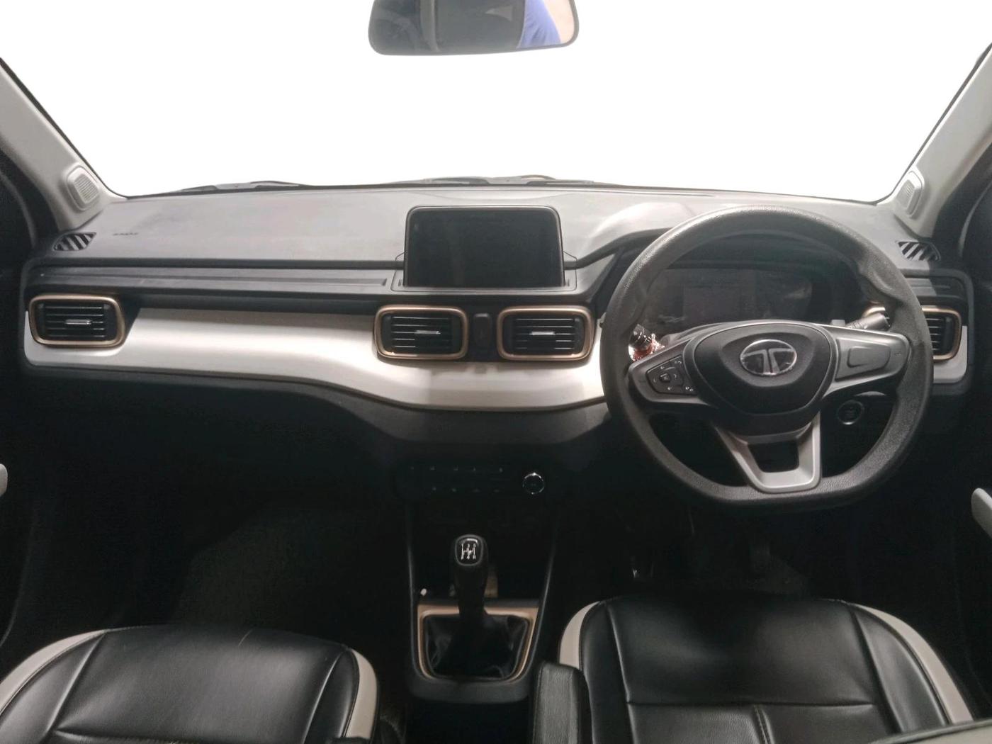 2024 Tata PUNCH ACCOMPLISHED DAZZLE SUNROOF CNG MT, CNG, Manual, 20,686 km, interior
