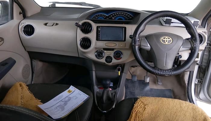 2015 Toyota Etios G, CNG, Manual, 1,56,377 km, interior