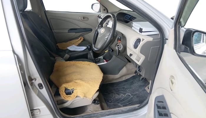 2015 Toyota Etios G, CNG, Manual, 1,56,377 km, interior