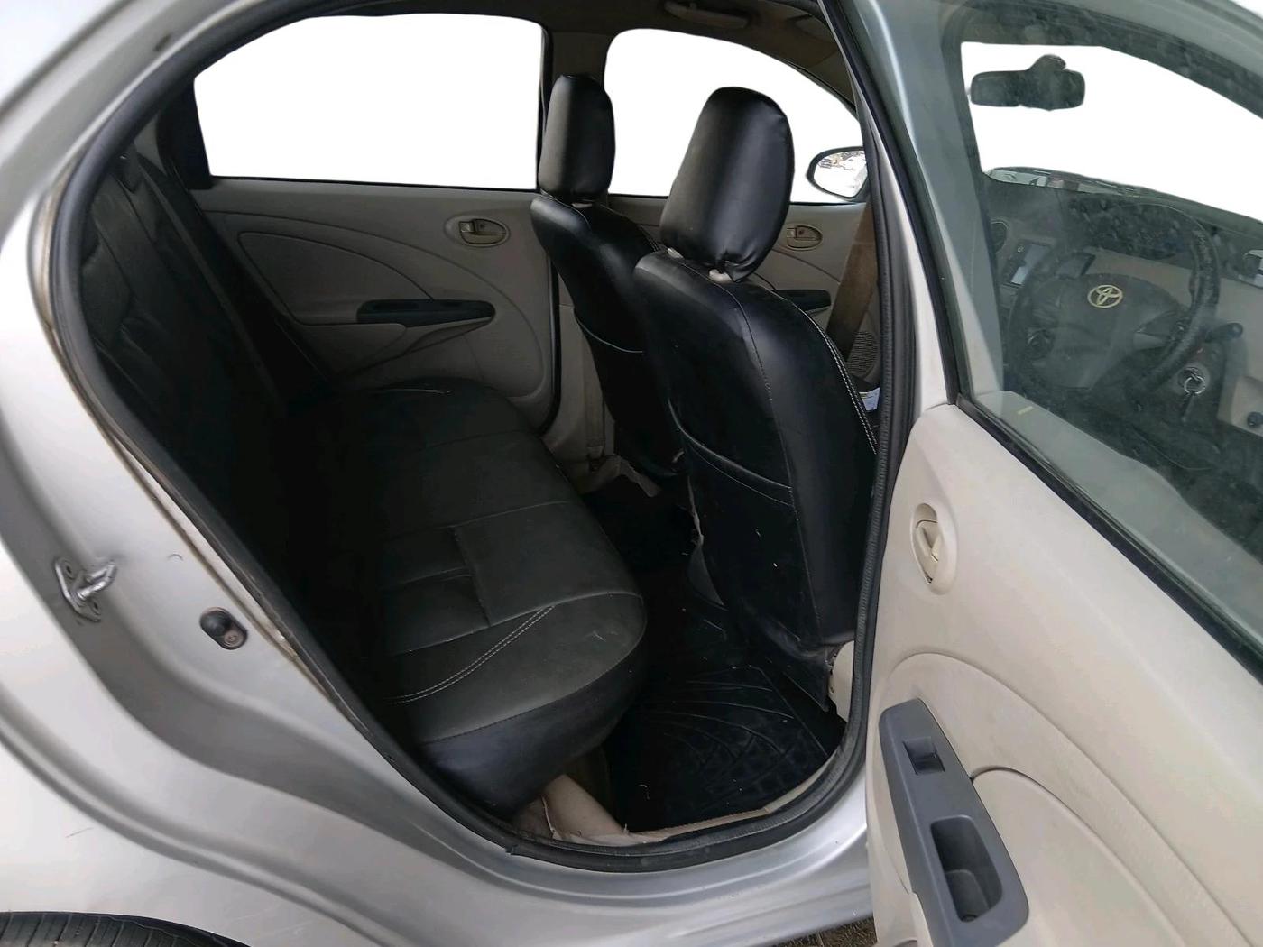 2015 Toyota Etios G, CNG, Manual, 1,56,477 km, interior