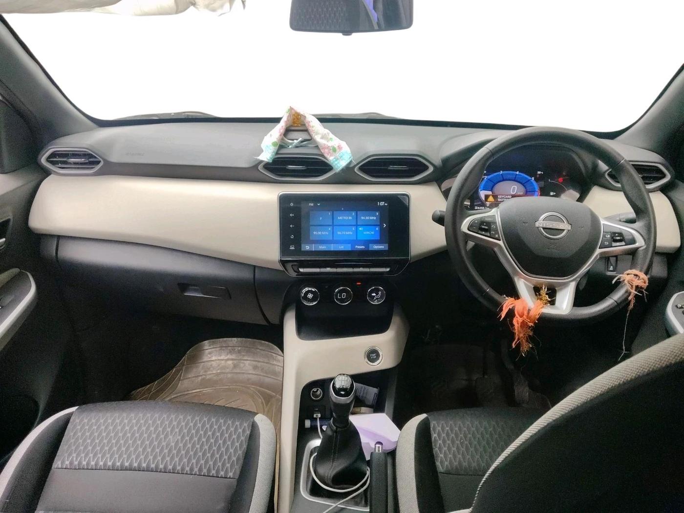 2023 Nissan MAGNITE XV MT, Petrol, Manual, 16,033 km, interior