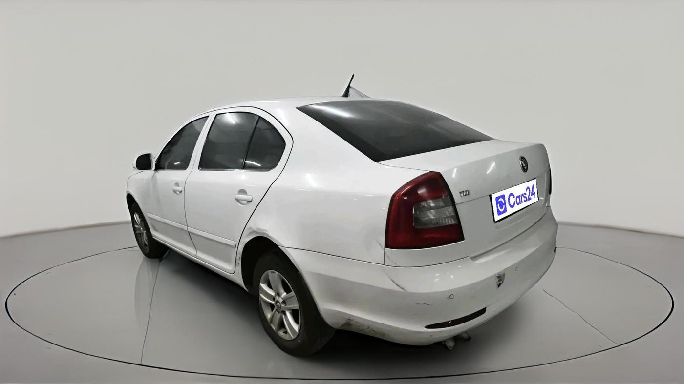 2011 Skoda Laura AMBIENTE 1.9 TDI MT, Diesel, Manual, 1,05,142 km, exterior