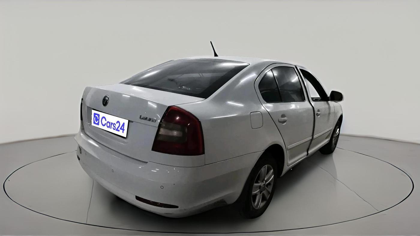 2011 Skoda Laura AMBIENTE 1.9 TDI MT, Diesel, Manual, 1,05,142 km, exterior