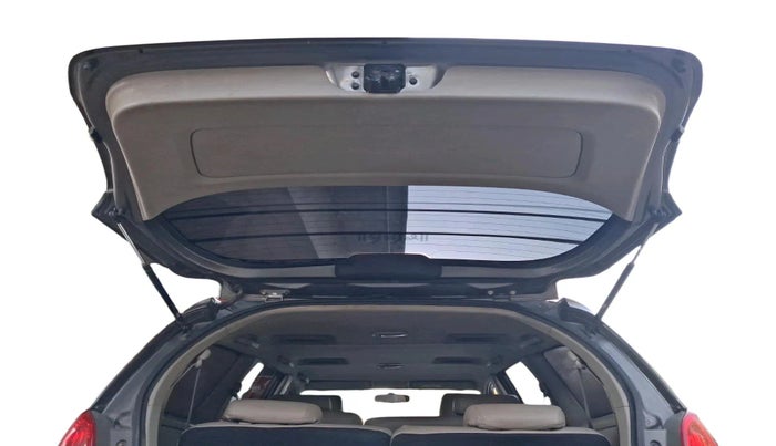 2013 Toyota Innova 2.5 GX 8 STR, Diesel, Manual, 1,77,803 km, exterior