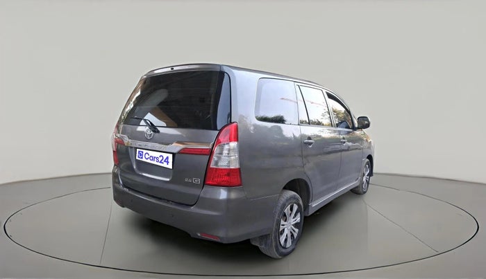 2013 Toyota Innova 2.5 GX 8 STR, Diesel, Manual, 1,77,803 km, exterior