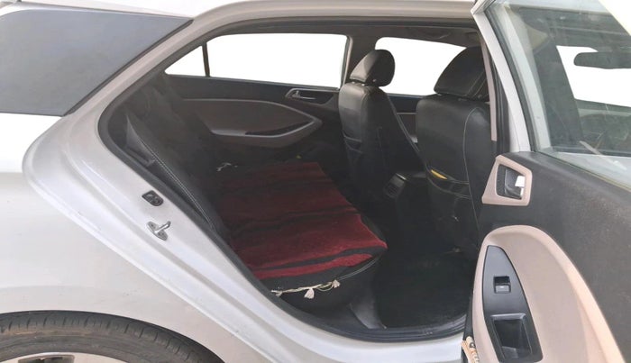 2015 Hyundai Elite i20 ASTA 1.2, CNG, Manual, 1,22,171 km, interior