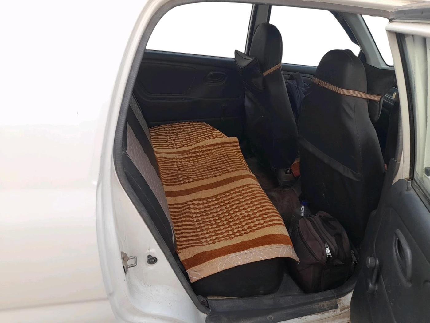2012 Maruti Alto LXI, CNG, Manual, 2,10,166 km, interior
