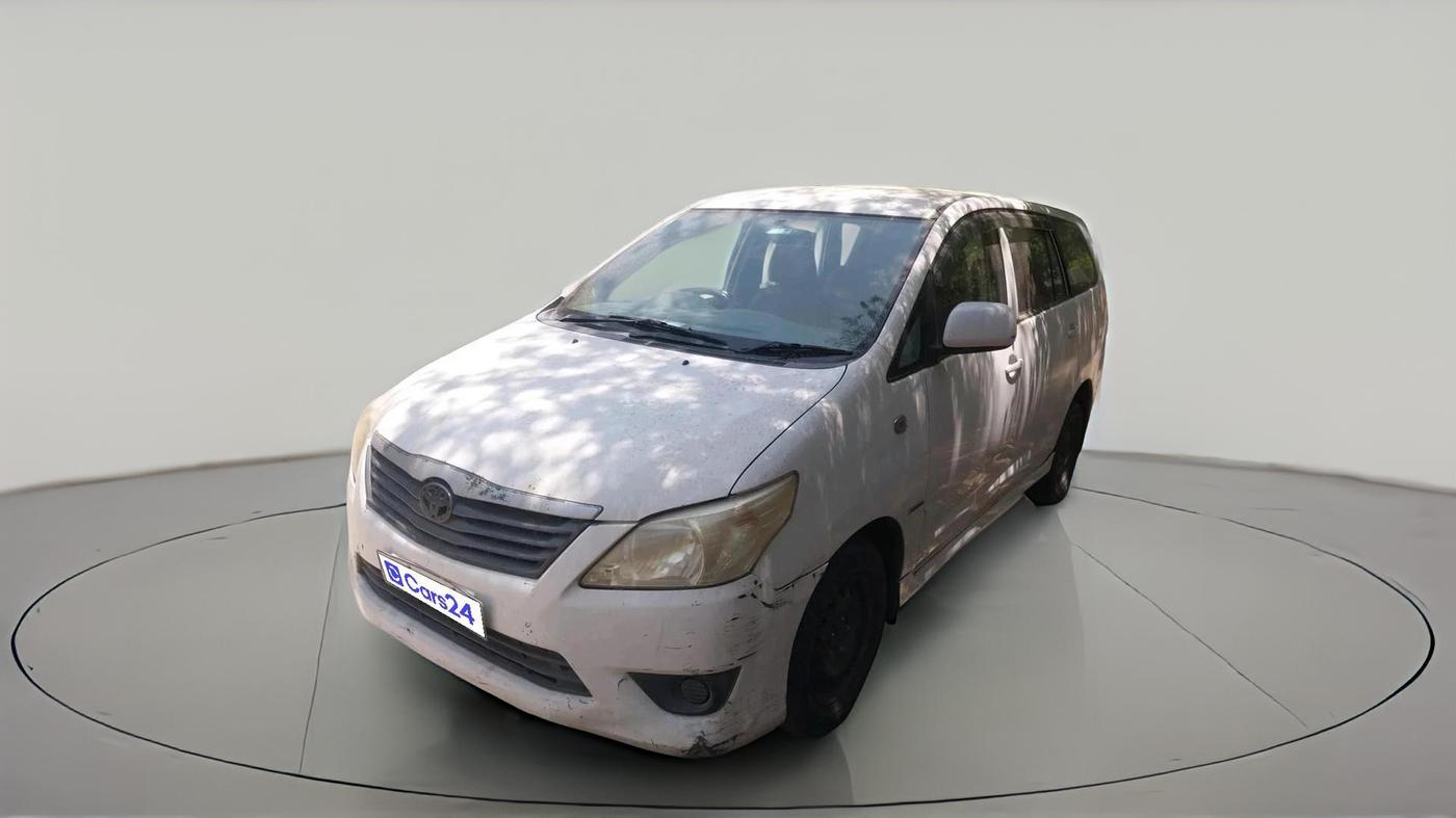 2013 Toyota Innova 2.5 GX 8 STR, Diesel, Manual, 1,92,079 km, exterior