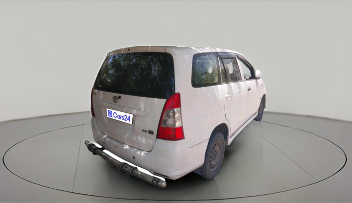 2013 Toyota Innova 2.5 GX 8 STR, Diesel, Manual, 1,92,079 km, exterior