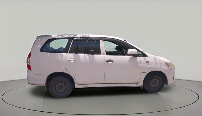 2013 Toyota Innova 2.5 GX 8 STR, Diesel, Manual, 1,92,079 km, exterior