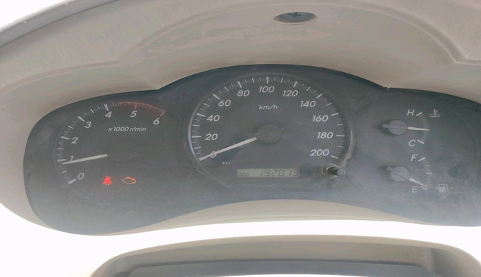 2013 Toyota Innova 2.5 GX 8 STR, Diesel, Manual, 1,92,079 km, interior
