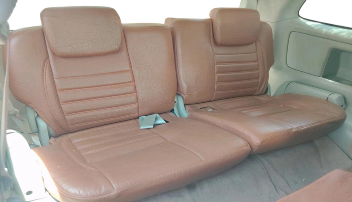 2013 Toyota Innova 2.5 GX 8 STR, Diesel, Manual, 1,92,079 km, interior